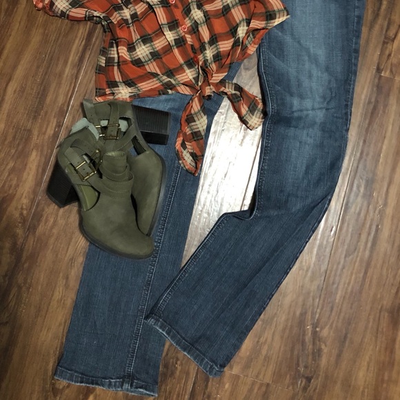 Refuge Jeans Sz. 11 + Plaid Silky Blouse - Picture 2 of 3
